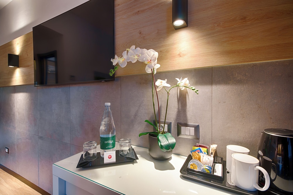 Raganelli Hotel — Hotel rooms in Rome, Lazio
