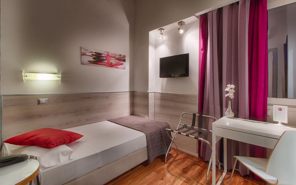 Raganelli Hotel — Hotel rooms in Rome, Lazio