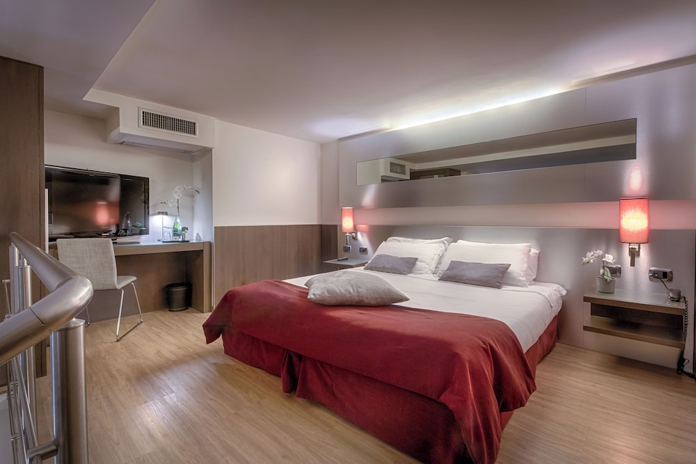 Raganelli Hotel — Hotel rooms in Rome, Lazio