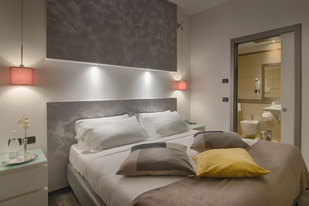 Raganelli Hotel — Hotel rooms in Rome, Lazio