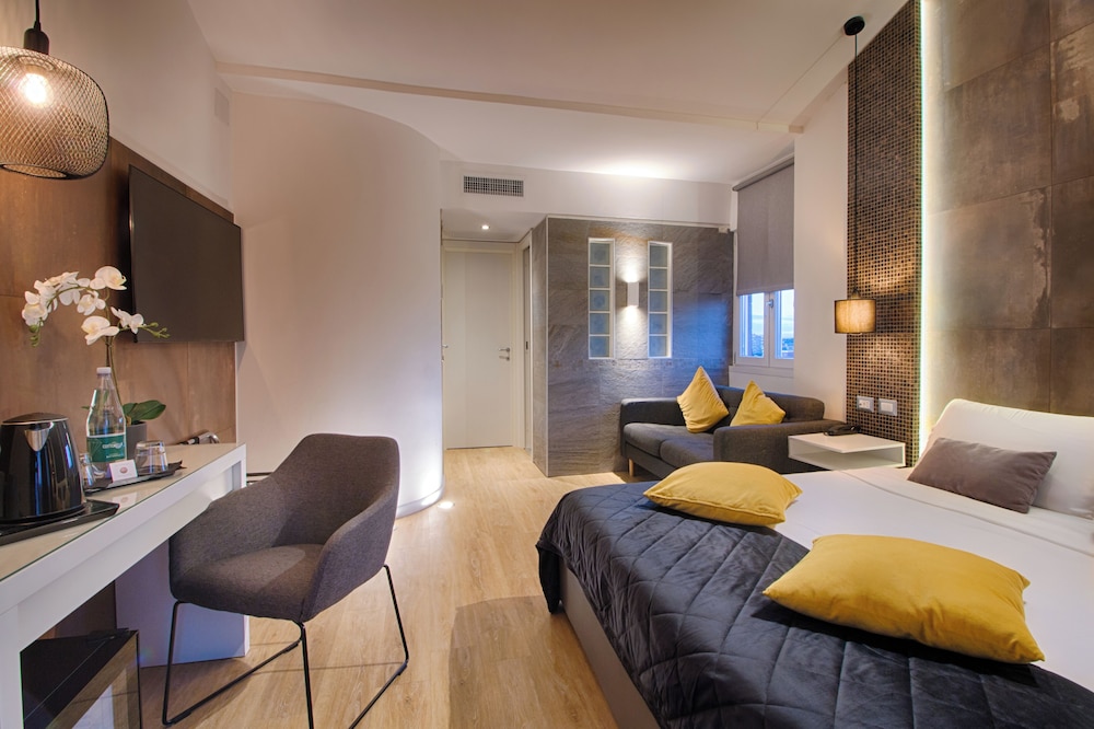 Raganelli Hotel — Hotel rooms in Rome, Lazio