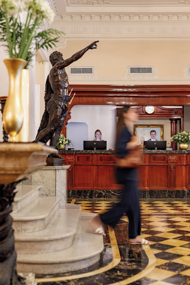 Baglioni Hotel Regina - The Leading Hotels of the World — Hotel building in Rome, Lazio