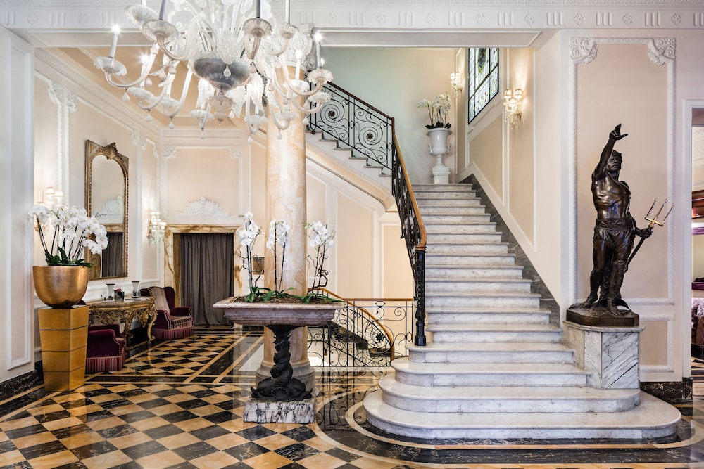 Baglioni Hotel Regina - The Leading Hotels of the World — Hotel building in Rome, Lazio