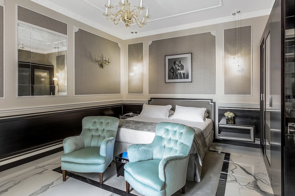 Baglioni Hotel Regina - The Leading Hotels of the World — Hotel rooms in Rome, Lazio