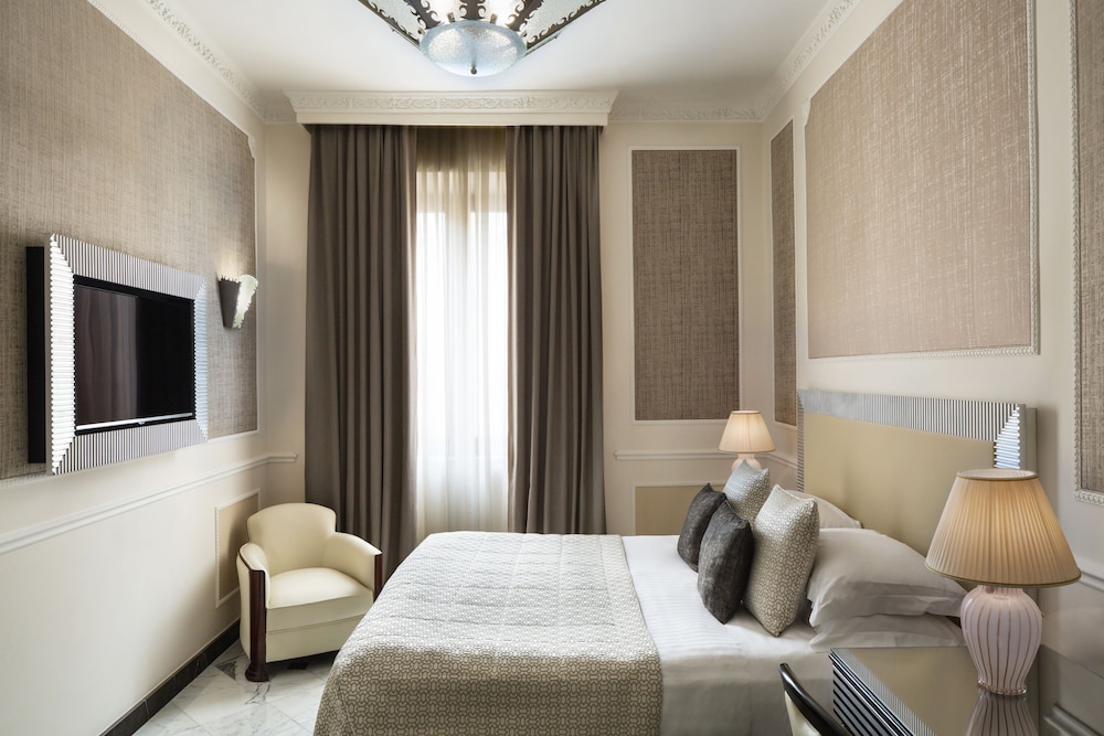 Baglioni Hotel Regina - The Leading Hotels of the World — Hotel rooms in Rome, Lazio