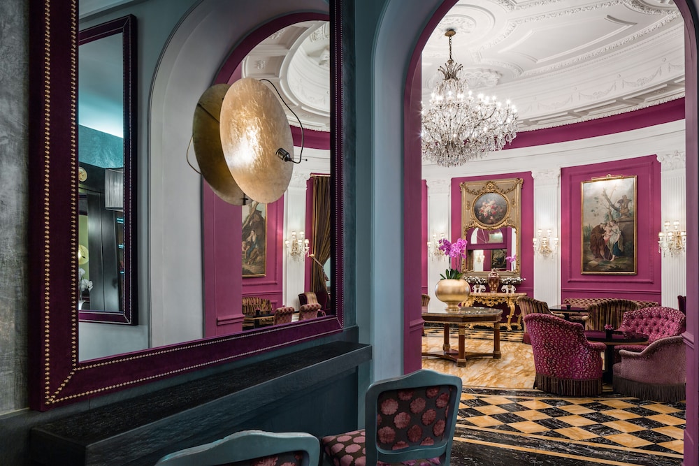Baglioni Hotel Regina - The Leading Hotels of the World — Restaurant & bars in Rome, Lazio