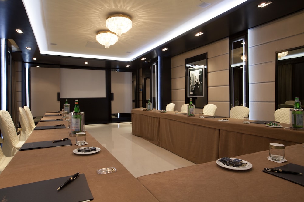 Baglioni Hotel Regina - The Leading Hotels of the World — Hotel building in Rome, Lazio