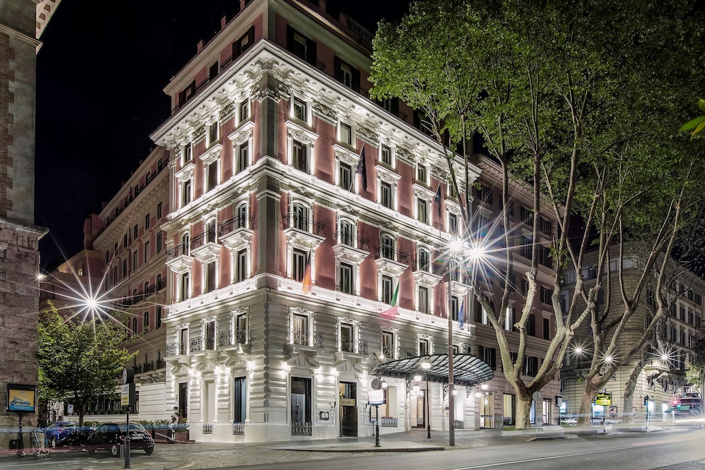 Baglioni Hotel Regina - The Leading Hotels of the World — Hotel building in Rome, Lazio