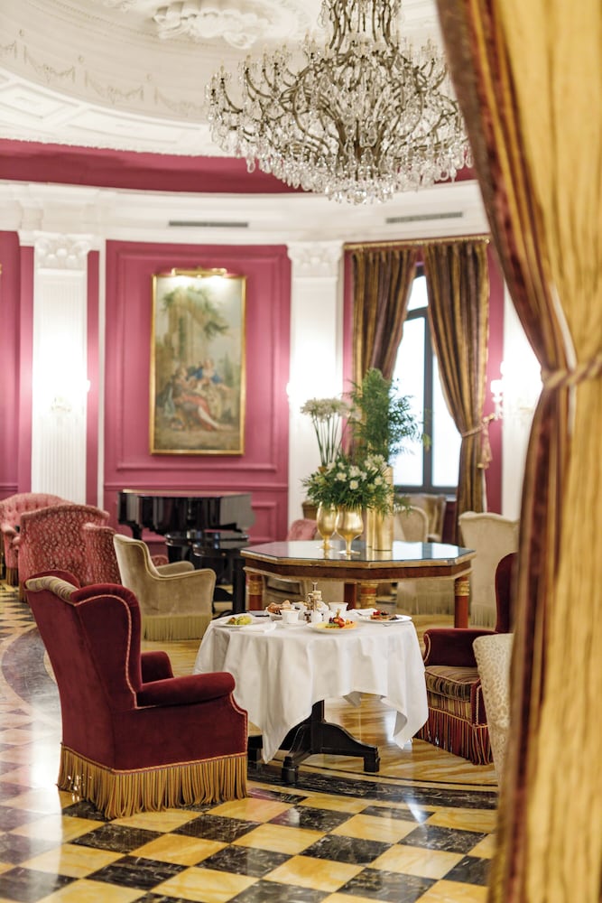 Baglioni Hotel Regina - The Leading Hotels of the World — Restaurant & bars in Rome, Lazio
