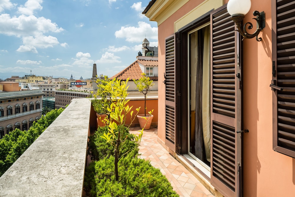 Baglioni Hotel Regina - The Leading Hotels of the World — Hotel building in Rome, Lazio