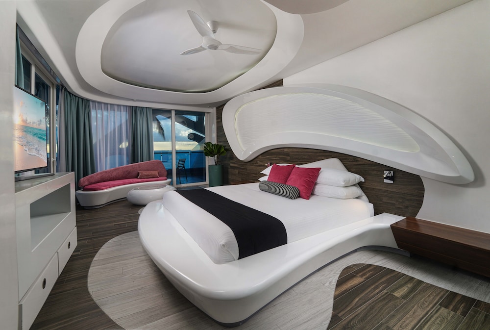 The Carmen Hotel - Ocean Front — Hotel rooms in Playa del Carmen, Quintana Roo