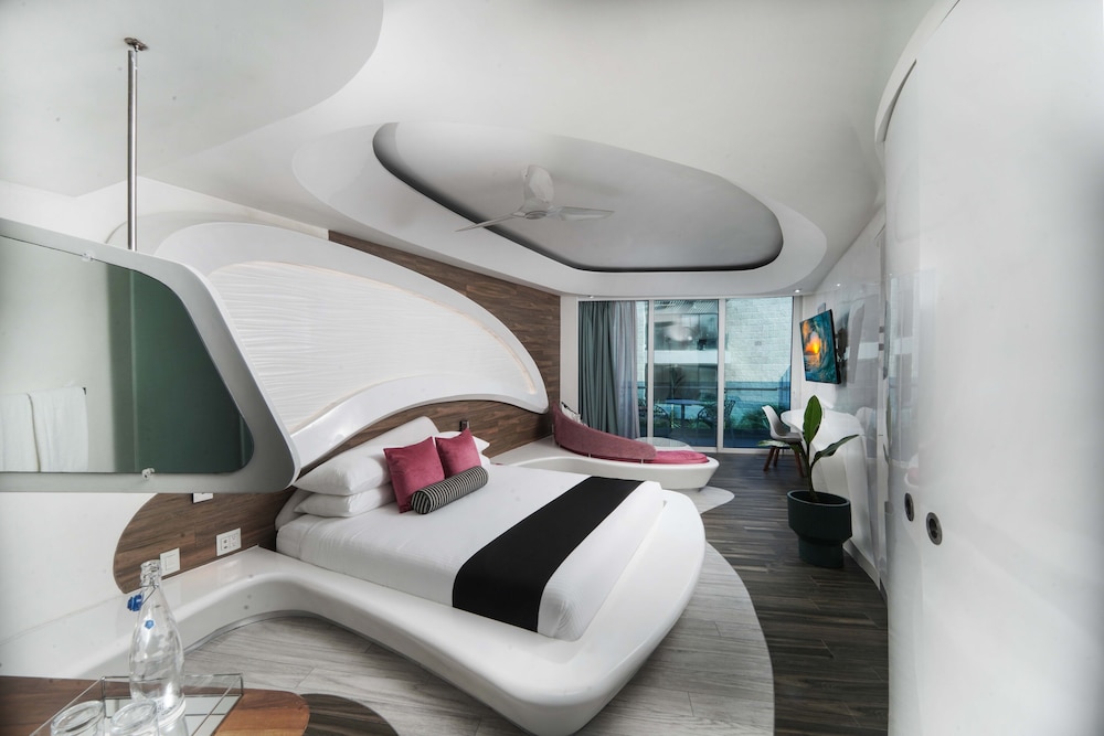 The Carmen Hotel - Ocean Front — Hotel rooms in Playa del Carmen, Quintana Roo
