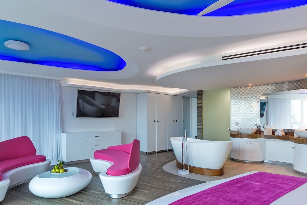 The Carmen Hotel - Ocean Front — Hotel rooms in Playa del Carmen, Quintana Roo