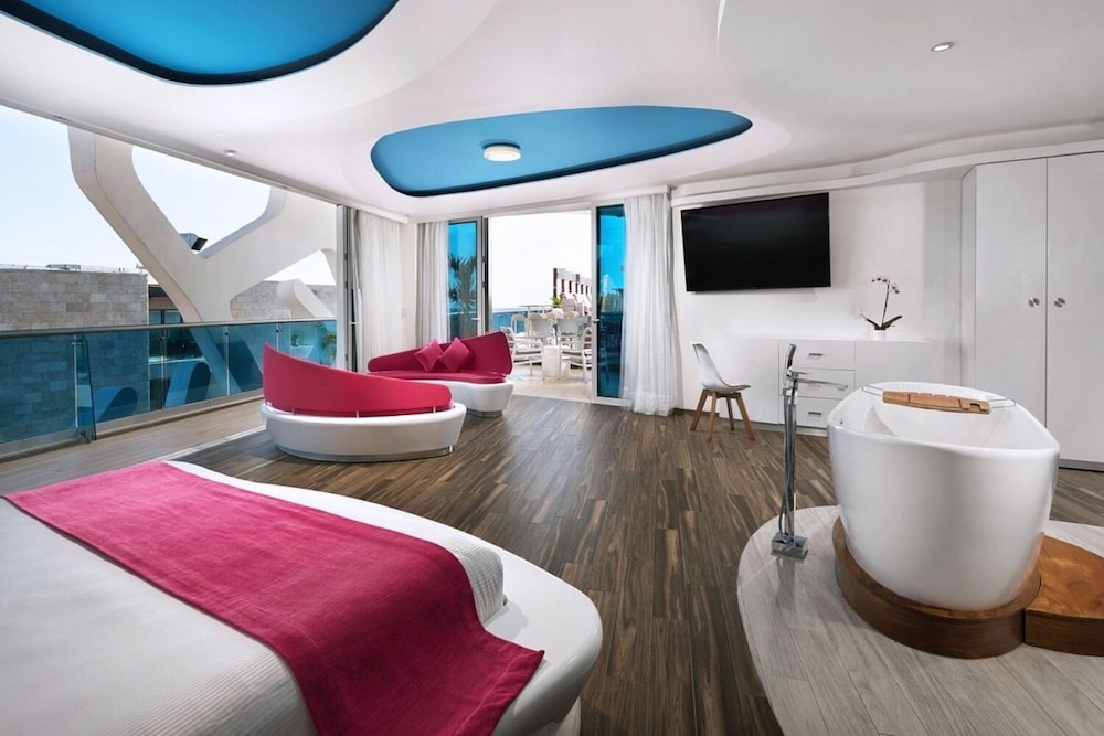 The Carmen Hotel - Ocean Front — Hotel rooms in Playa del Carmen, Quintana Roo