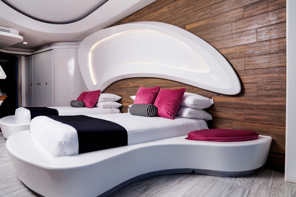 The Carmen Hotel - Ocean Front — Hotel rooms in Playa del Carmen, Quintana Roo