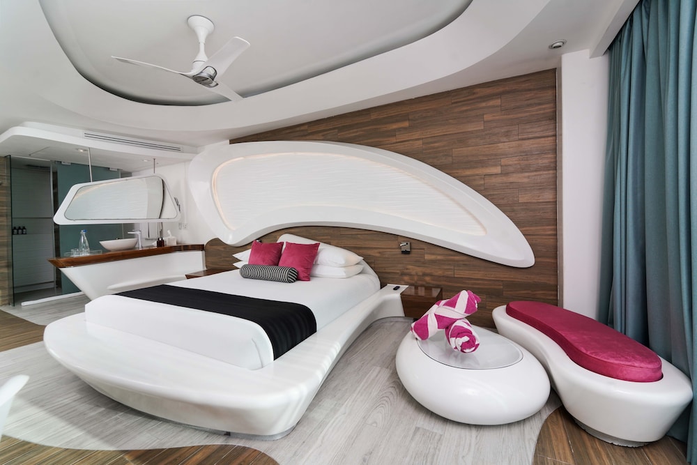The Carmen Hotel - Ocean Front — Hotel rooms in Playa del Carmen, Quintana Roo