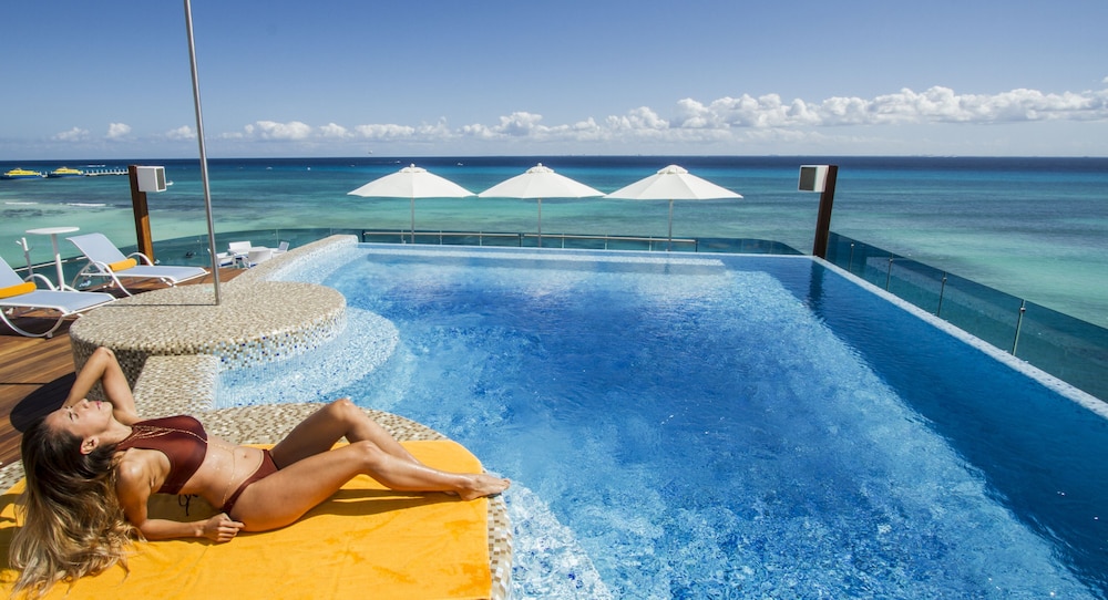 The Carmen Hotel - Ocean Front — Swimming pool in Playa del Carmen, Quintana Roo