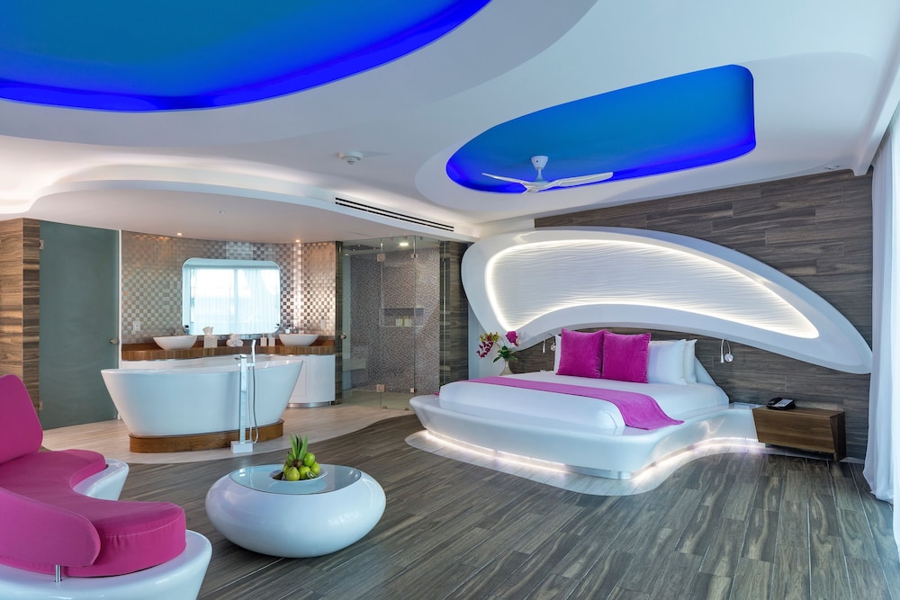 The Carmen Hotel - Ocean Front — Hotel rooms in Playa del Carmen, Quintana Roo