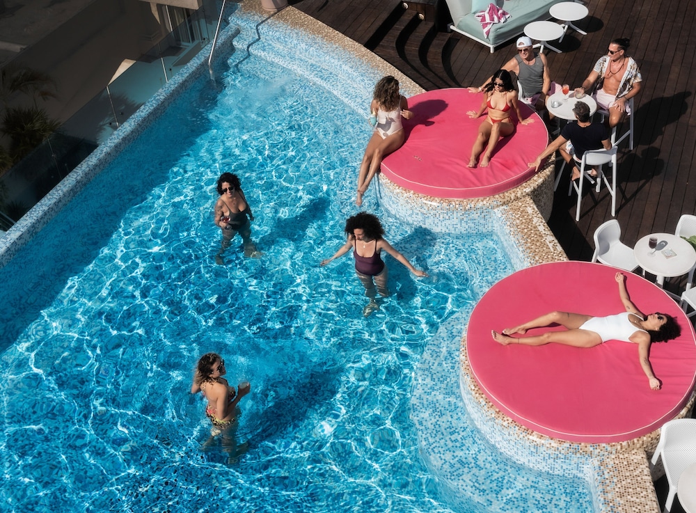 The Carmen Hotel - Ocean Front — Swimming pool in Playa del Carmen, Quintana Roo