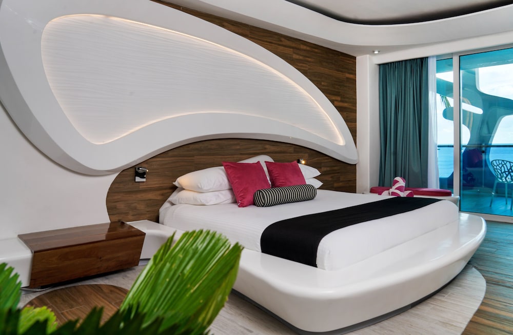 The Carmen Hotel - Ocean Front — Hotel rooms in Playa del Carmen, Quintana Roo