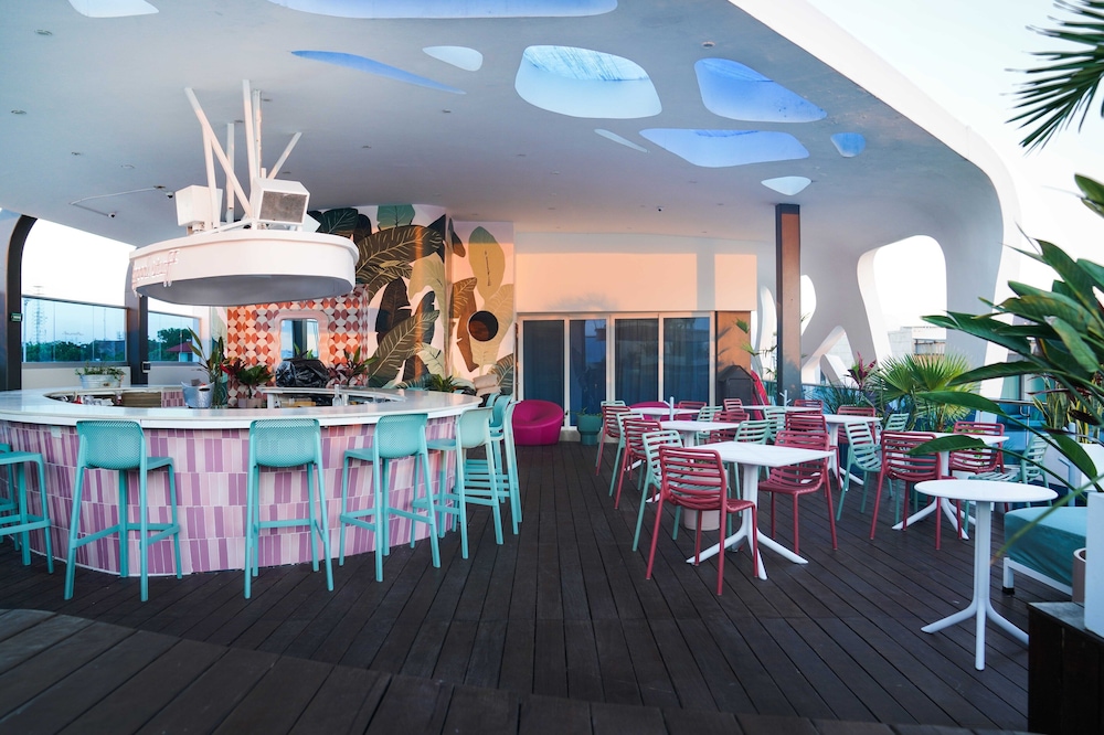 The Carmen Hotel - Ocean Front — Restaurant & bars in Playa del Carmen, Quintana Roo