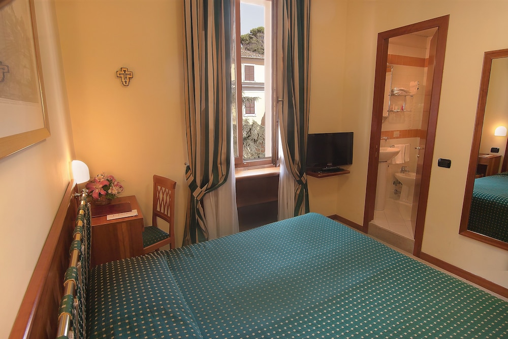 Residenza Paolo VI — Hotel rooms in Rome, Lazio