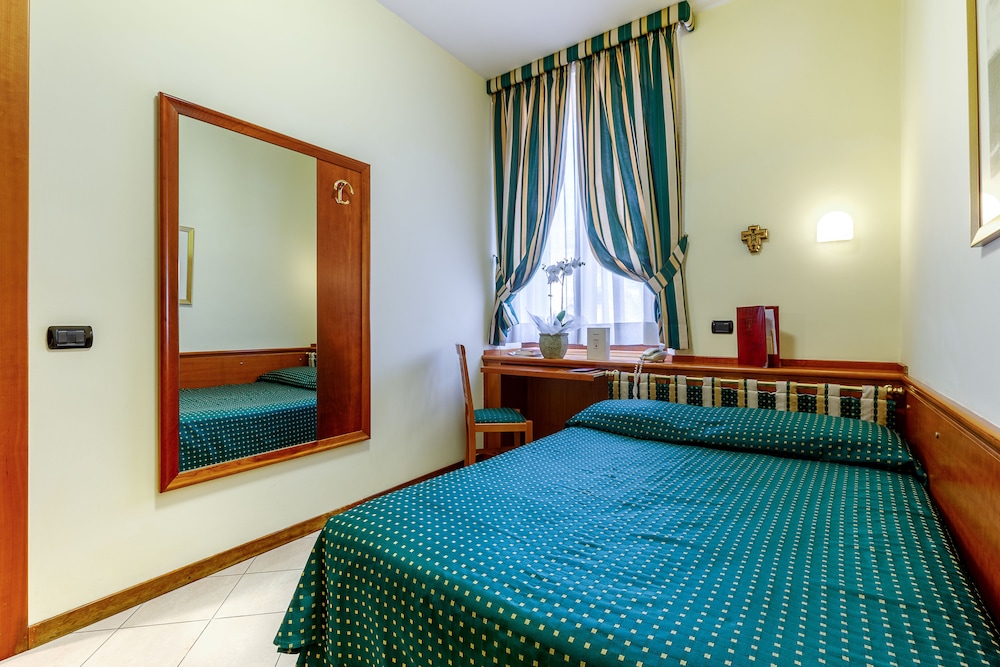 Residenza Paolo VI — Hotel rooms in Rome, Lazio