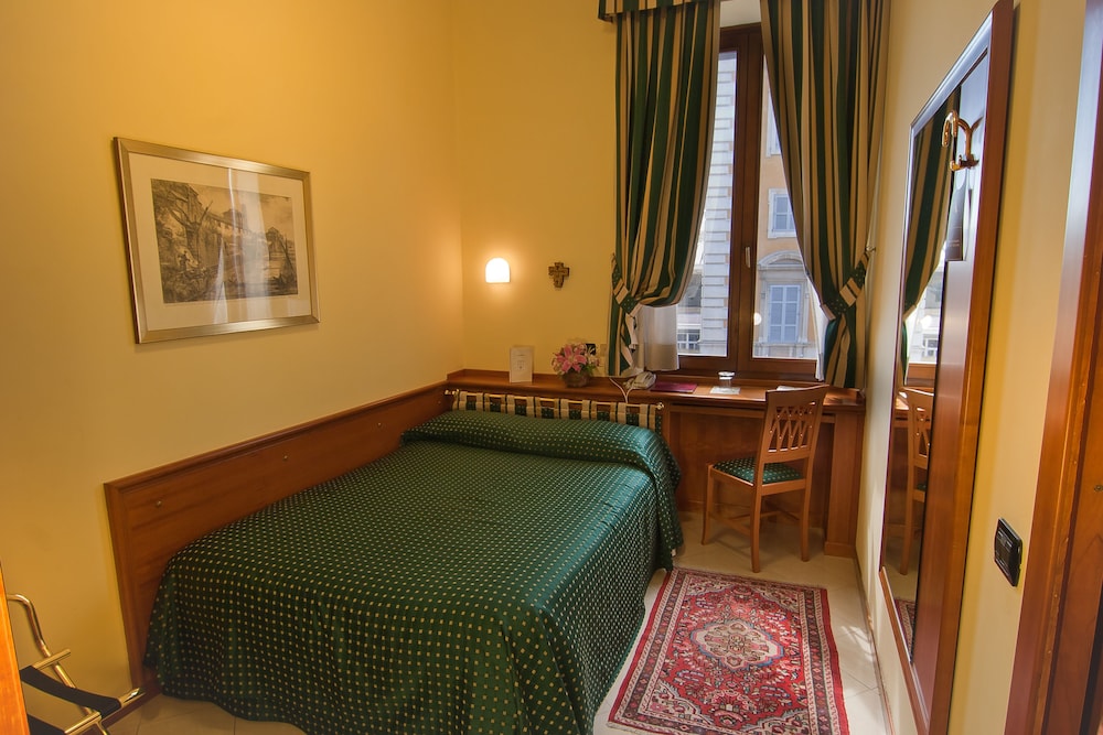 Residenza Paolo VI — Hotel rooms in Rome, Lazio