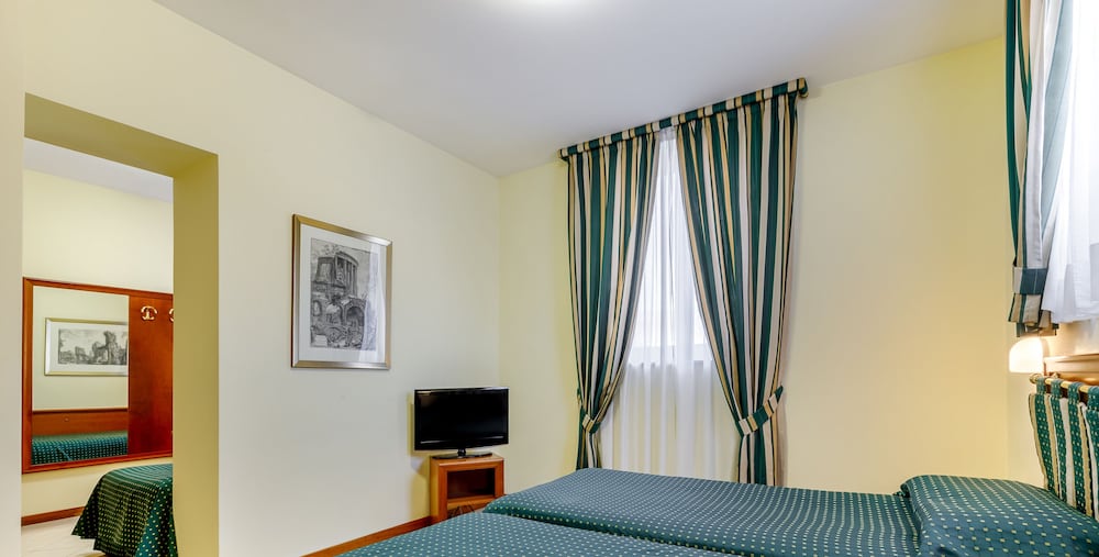 Residenza Paolo VI — Hotel rooms in Rome, Lazio