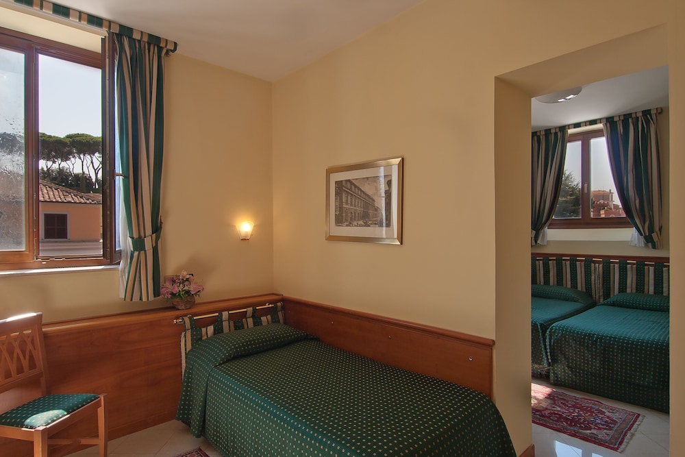 Residenza Paolo VI — Hotel rooms in Rome, Lazio