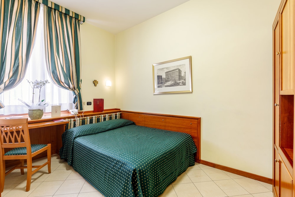 Residenza Paolo VI — Hotel rooms in Rome, Lazio