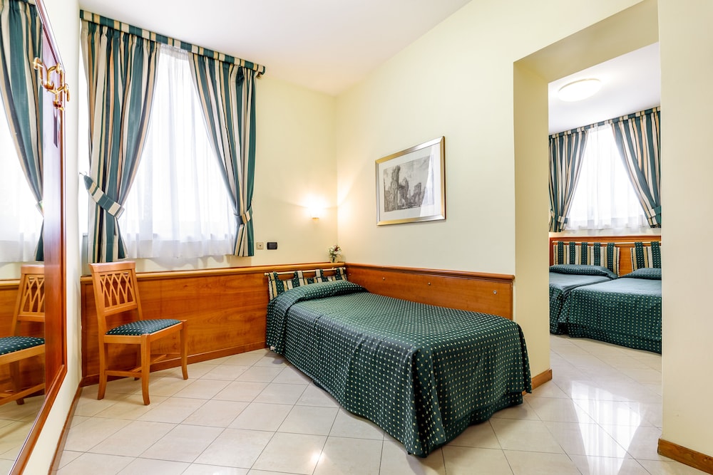 Residenza Paolo VI — Hotel rooms in Rome, Lazio
