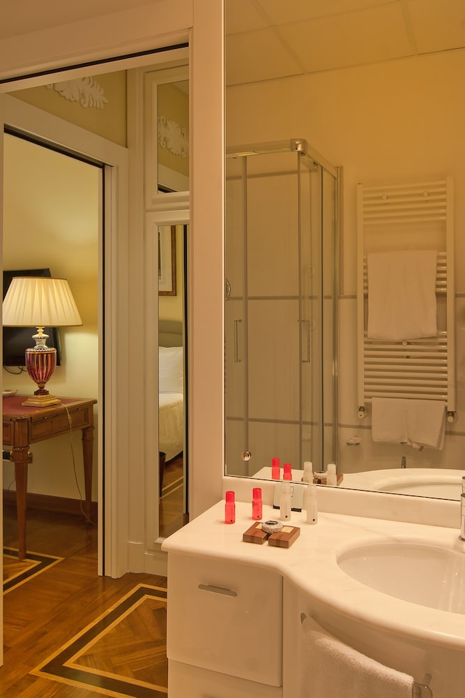 Residenza Paolo VI — Hotel rooms in Rome, Lazio