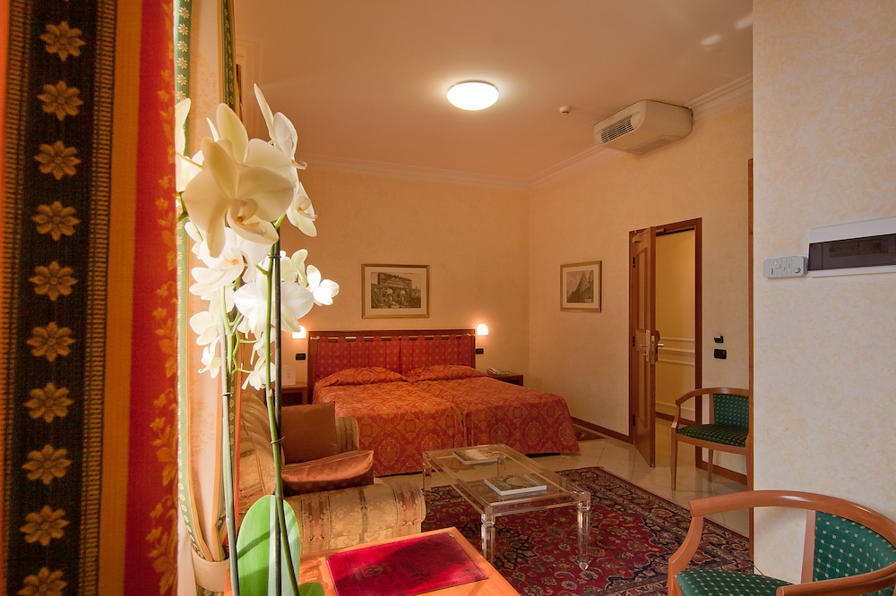 Residenza Paolo VI — Hotel rooms in Rome, Lazio