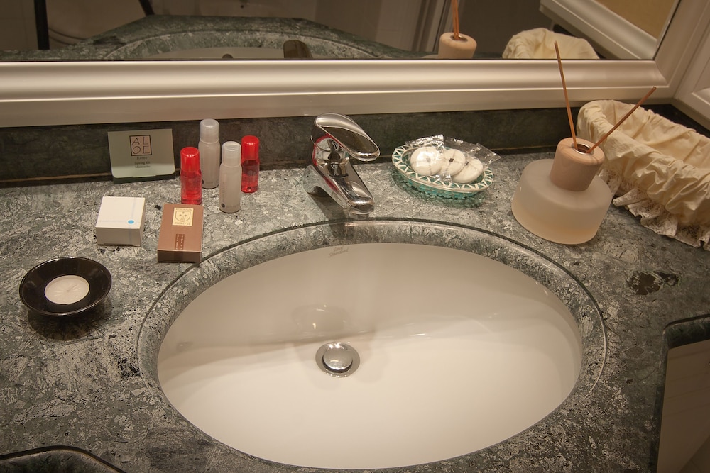 Residenza Paolo VI — Hotel rooms in Rome, Lazio