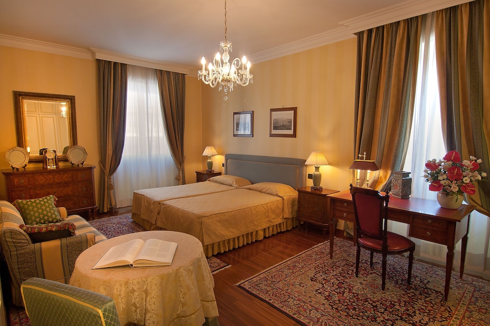Residenza Paolo VI — Hotel rooms in Rome, Lazio
