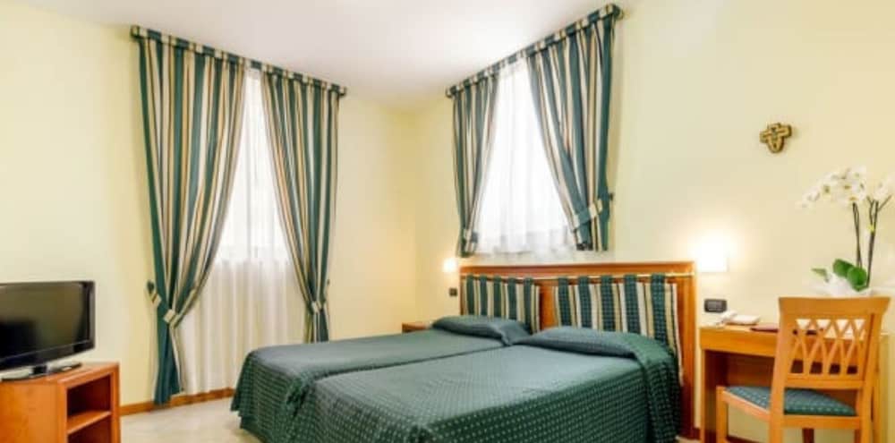 Residenza Paolo VI — Hotel rooms in Rome, Lazio