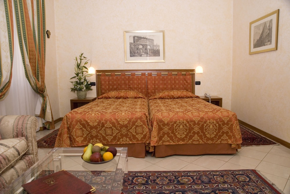 Residenza Paolo VI — Hotel rooms in Rome, Lazio