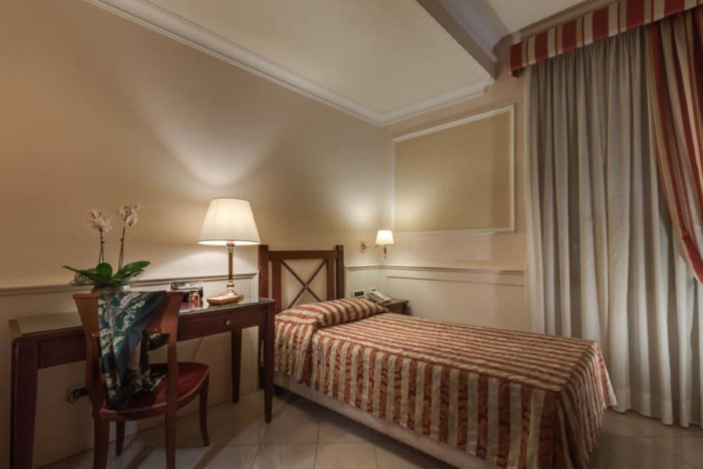 Residenza Paolo VI — Hotel rooms in Rome, Lazio