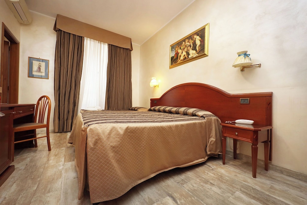 Hotel Rimini — Hotel rooms in Rome, Lazio