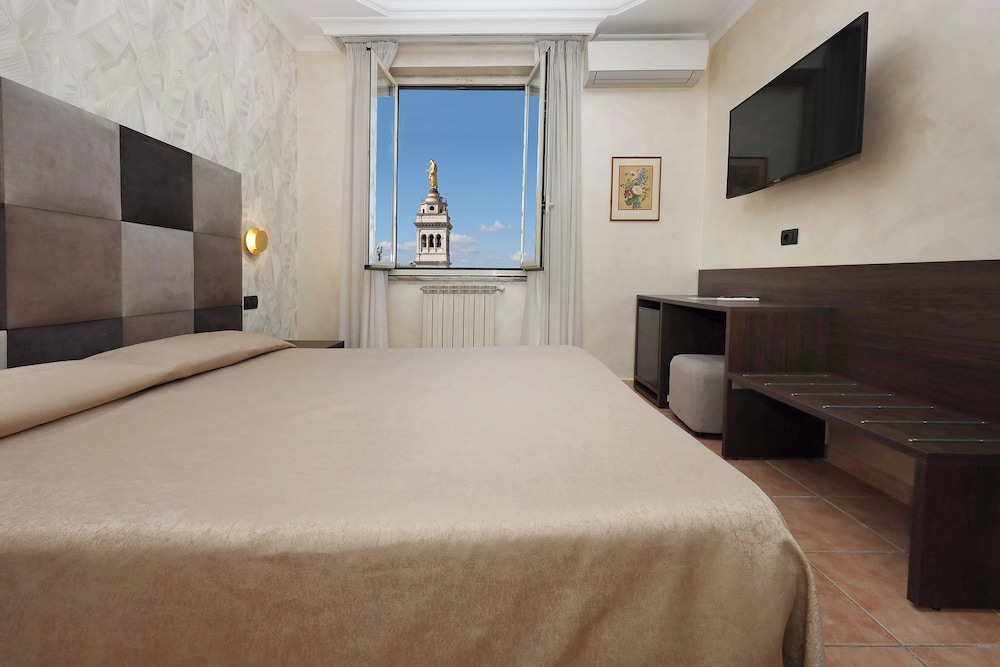 Hotel Rimini — Hotel rooms in Rome, Lazio