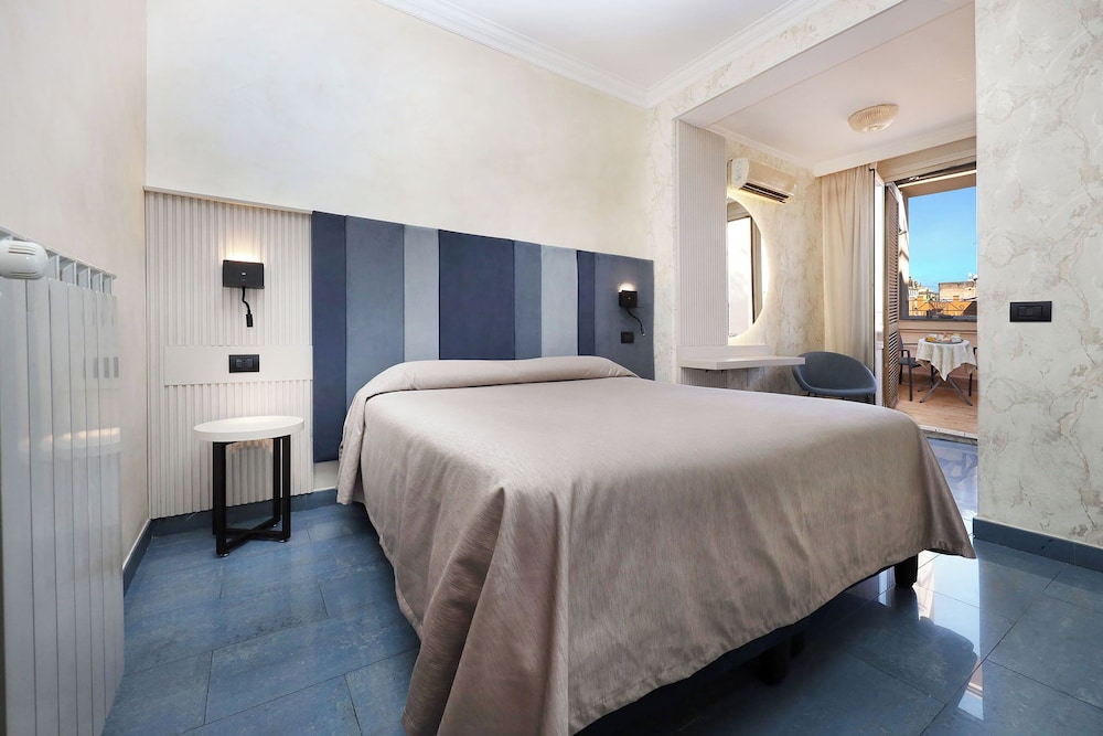 Hotel Rimini — Hotel rooms in Rome, Lazio
