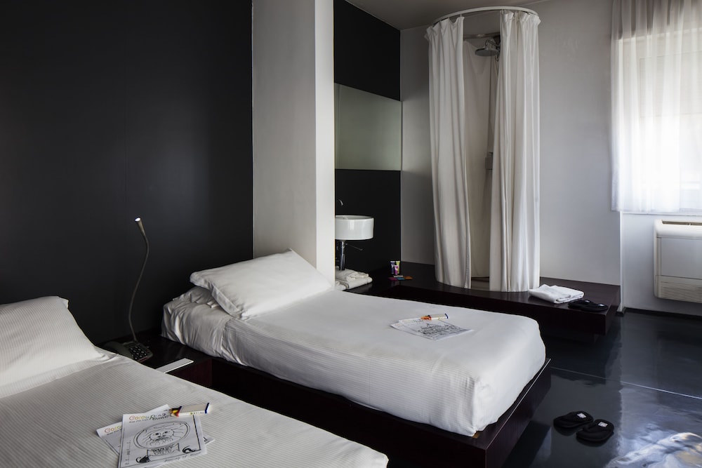 Hotel Ripa Roma — Hotel rooms in Rome, Lazio