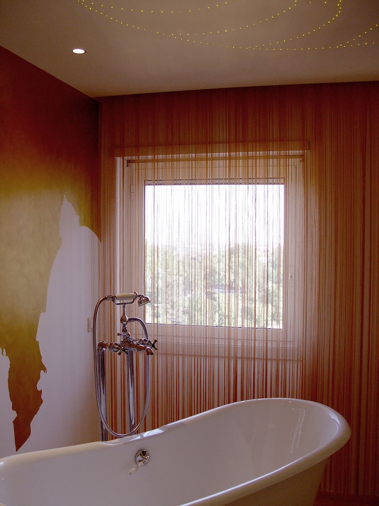 Hotel Ripa Roma — Hotel rooms in Rome, Lazio