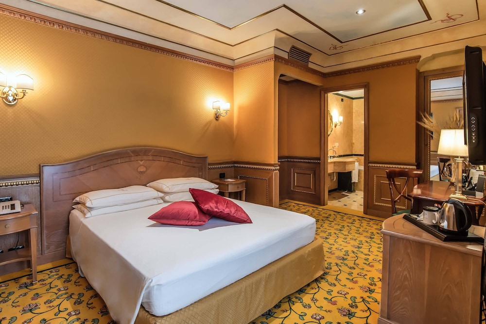 River Palace Hotel — Hotel rooms in Rome, Lazio