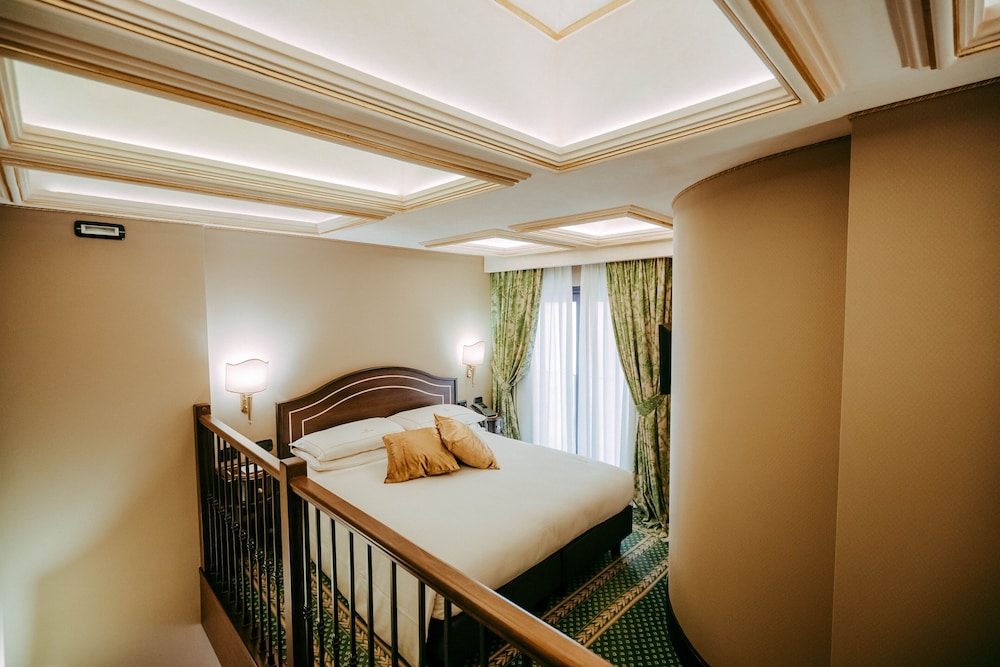 River Palace Hotel — Hotel rooms in Rome, Lazio