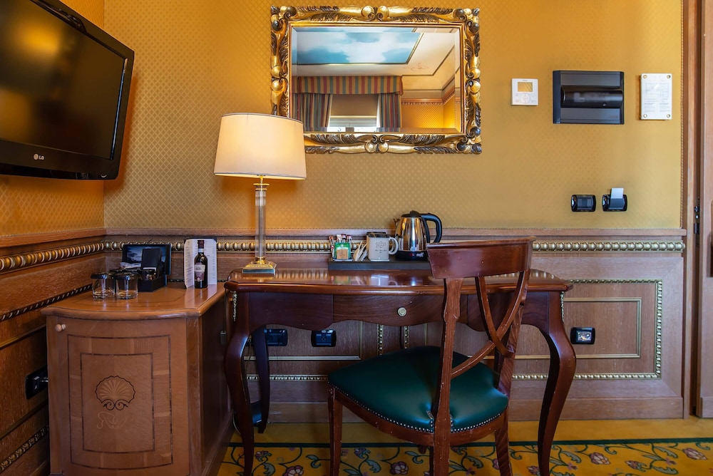 River Palace Hotel — Hotel rooms in Rome, Lazio