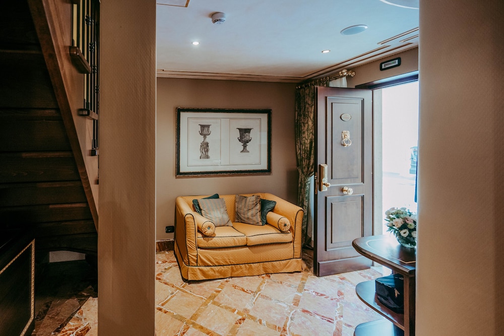 River Palace Hotel — Hotel rooms in Rome, Lazio