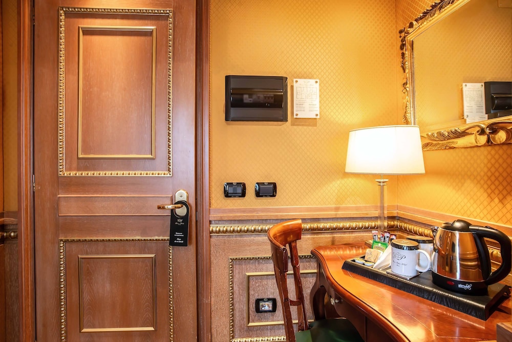 River Palace Hotel — Hotel rooms in Rome, Lazio