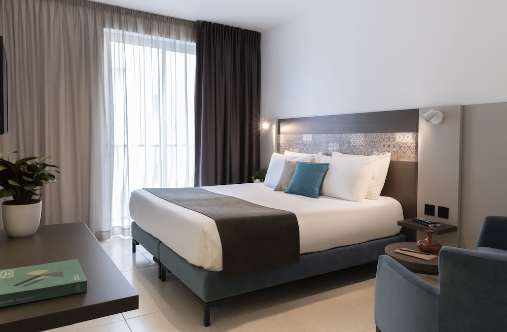 Bayview Hotel by ST Hotels — Hotel rooms in Gzira, Malta Island